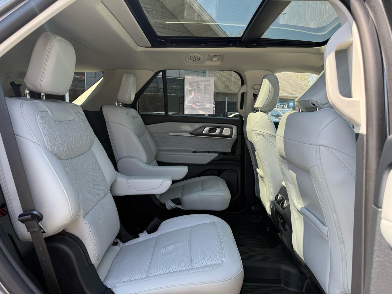 Ford Explorer Platinum AWD 2025