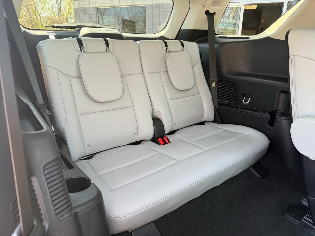 Ford Explorer Platinum AWD 2025