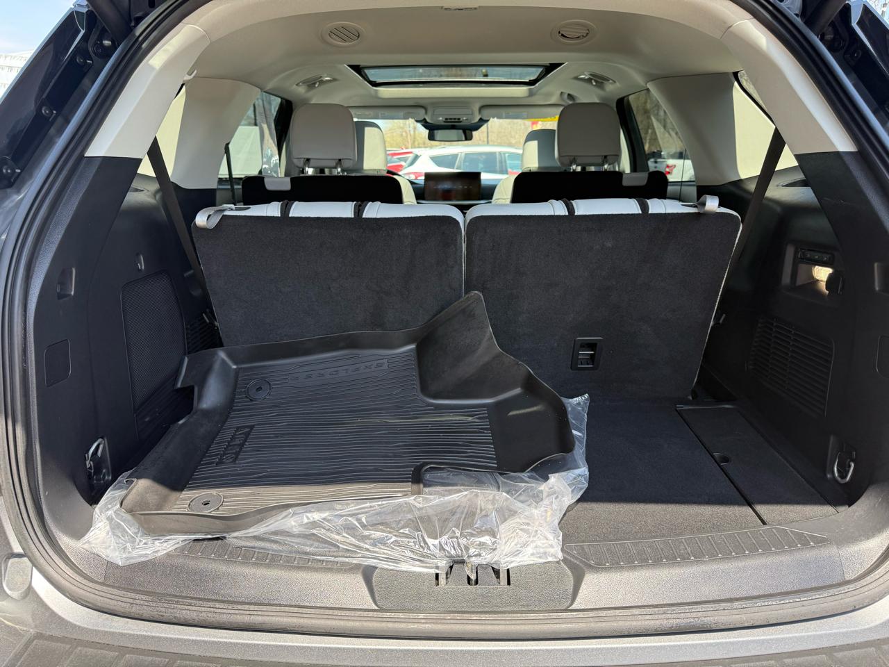 Ford Explorer Platinum AWD 2025