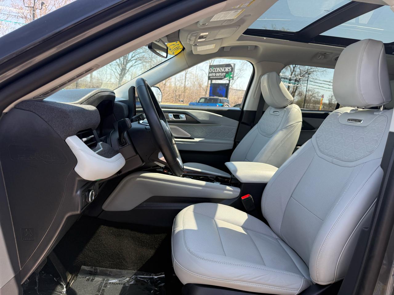 Ford Explorer Platinum AWD 2025