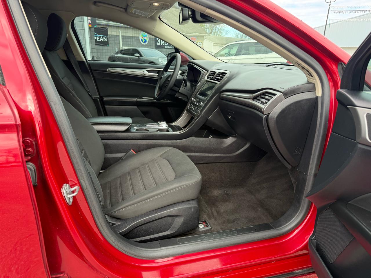Ford Fusion SE 2020