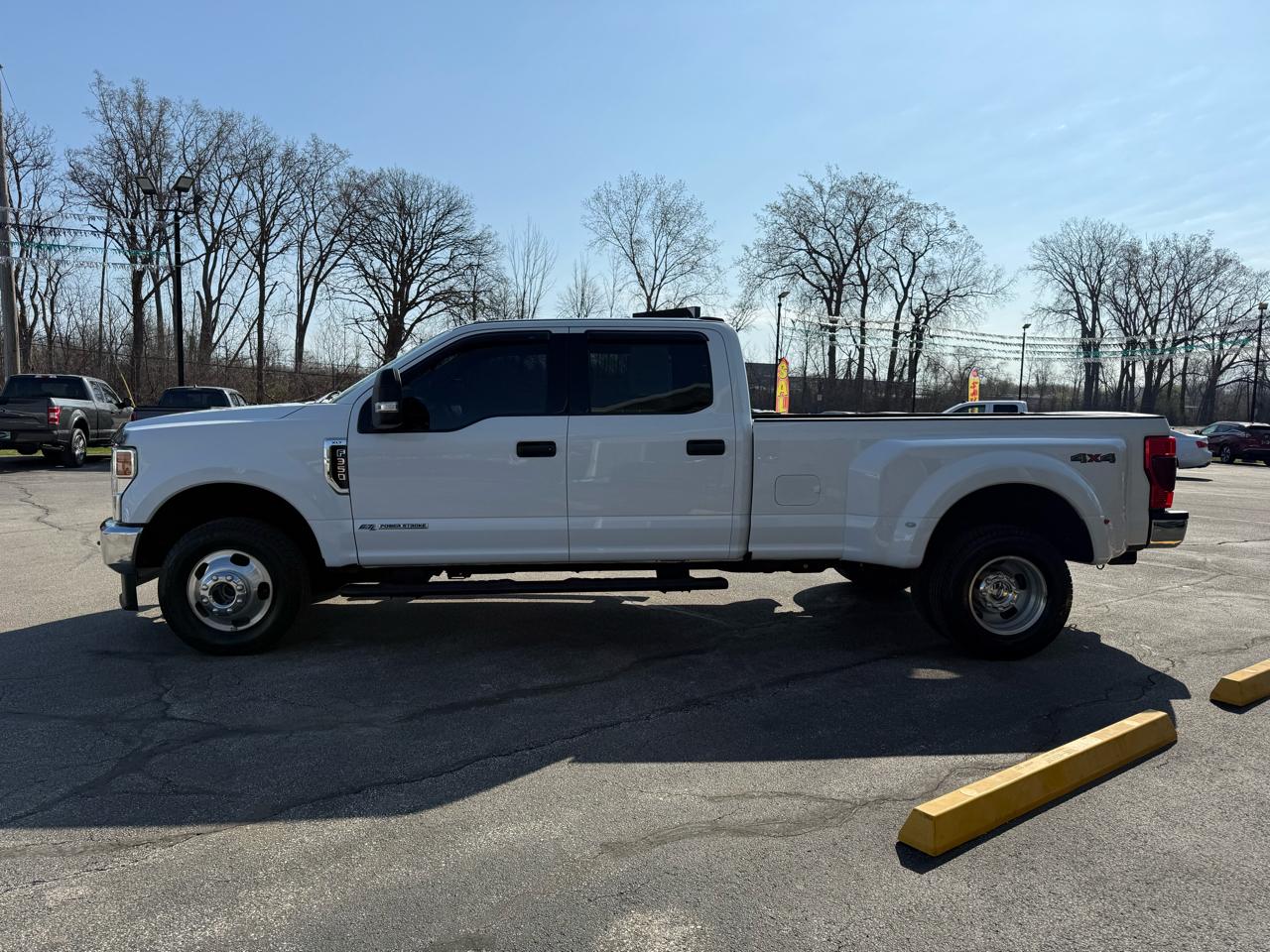 Ford F-350 SD XLT Crew Cab Long Bed DRW 4WD 2022