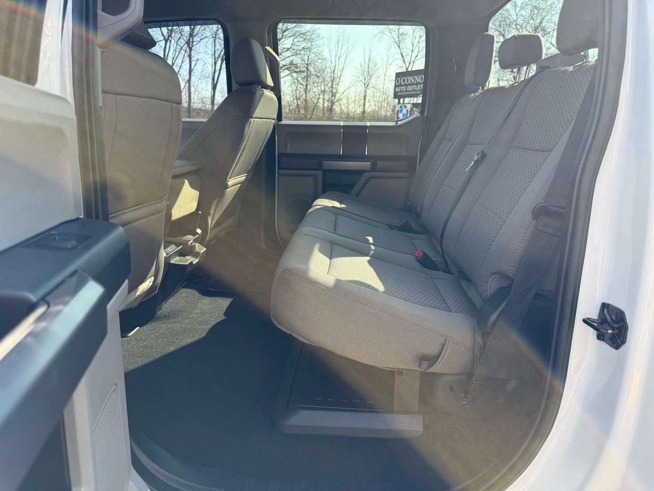 Ford F-350 SD XLT Crew Cab Long Bed DRW 4WD 2022