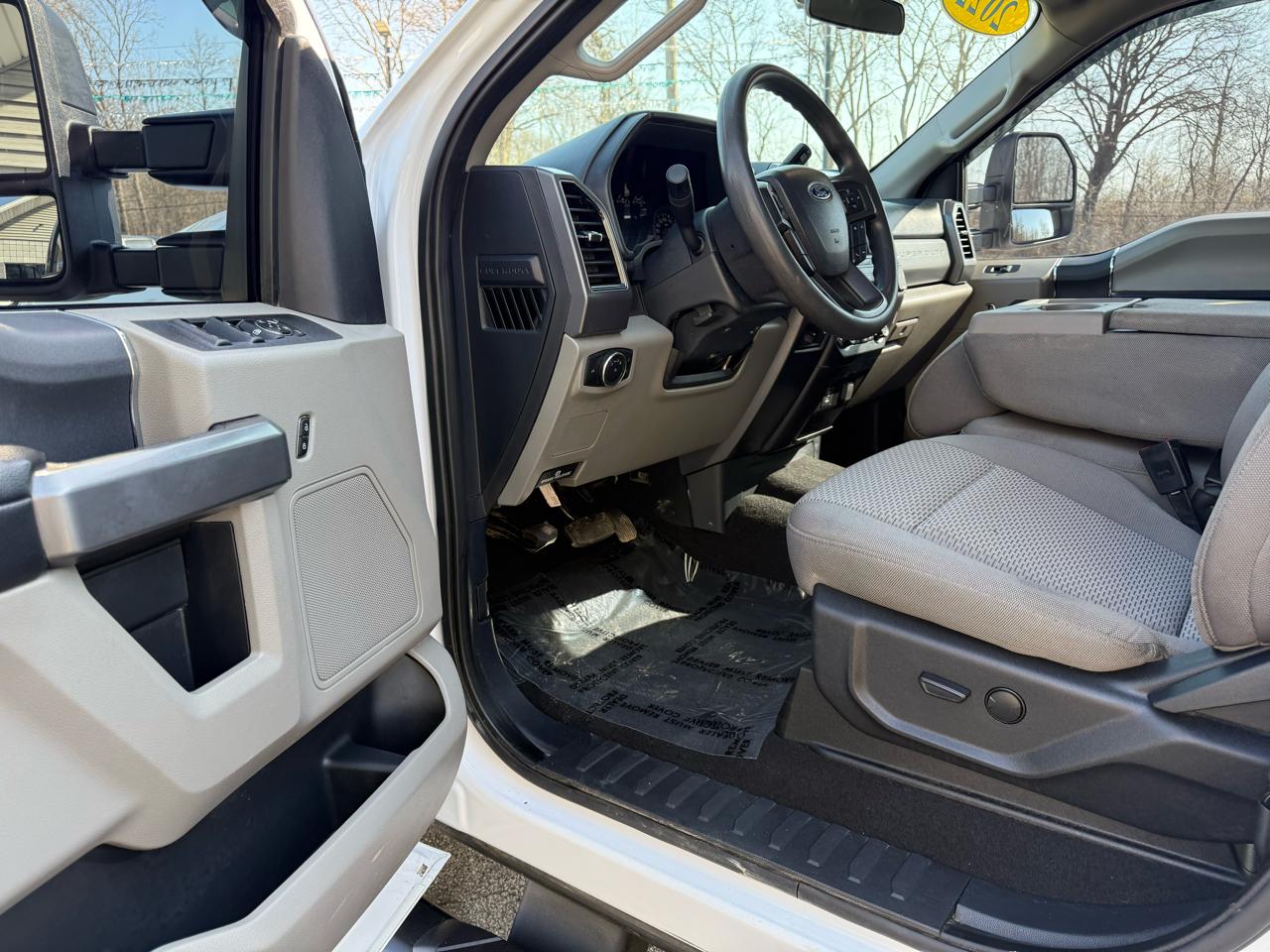 Ford F-350 SD XLT Crew Cab Long Bed DRW 4WD 2022