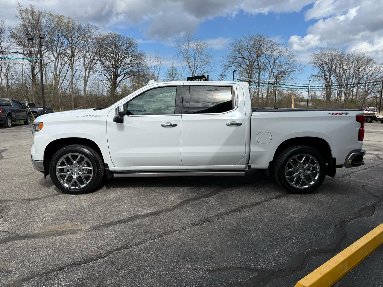 Chevrolet Silverado 1500 LTZ Crew Cab 4WD 2023
