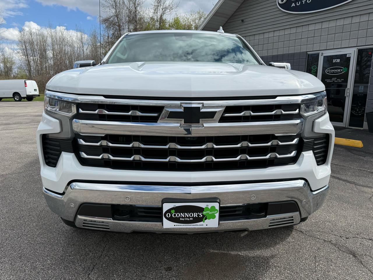 Chevrolet Silverado 1500 LTZ Crew Cab 4WD 2023