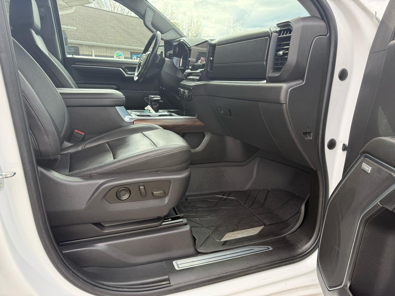 Chevrolet Silverado 1500 LTZ Crew Cab 4WD 2023
