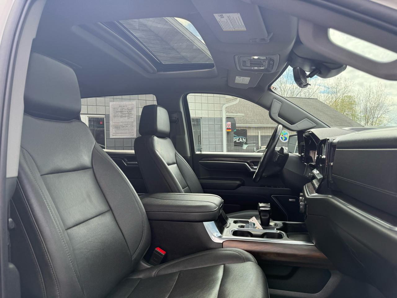 Chevrolet Silverado 1500 LTZ Crew Cab 4WD 2023