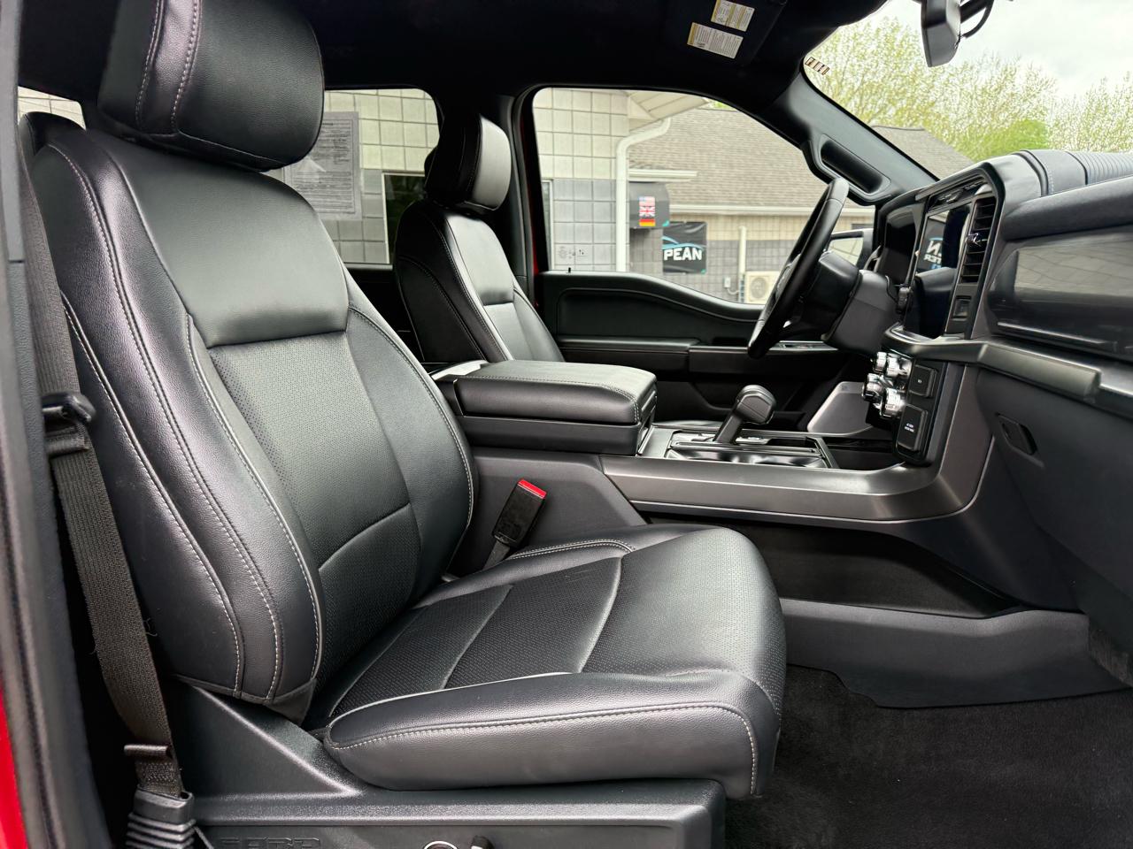 Ford F-150 Lariat SuperCrew 4WD 2025