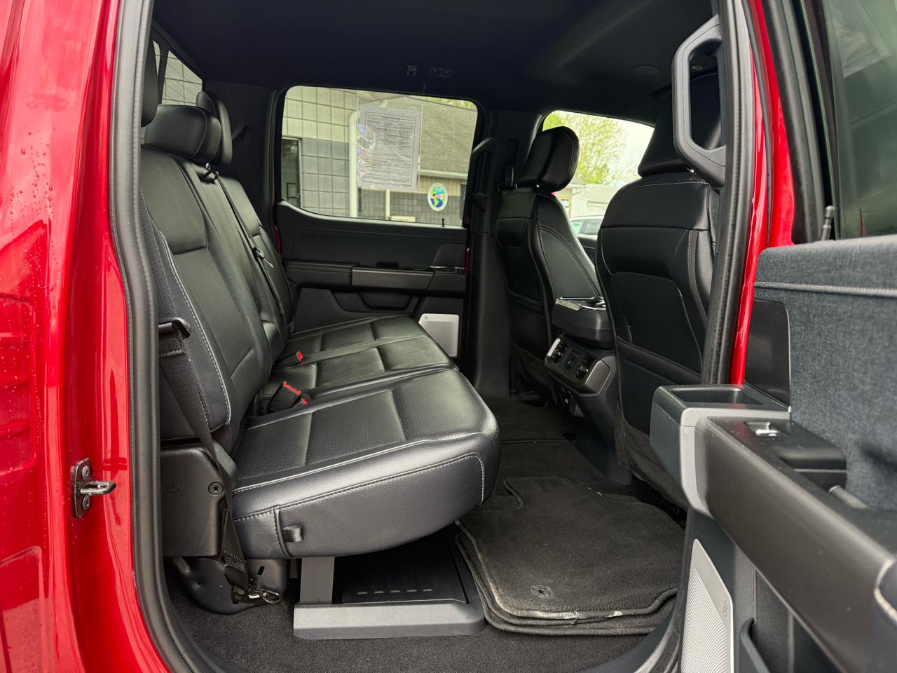 Ford F-150 Lariat SuperCrew 4WD 2025