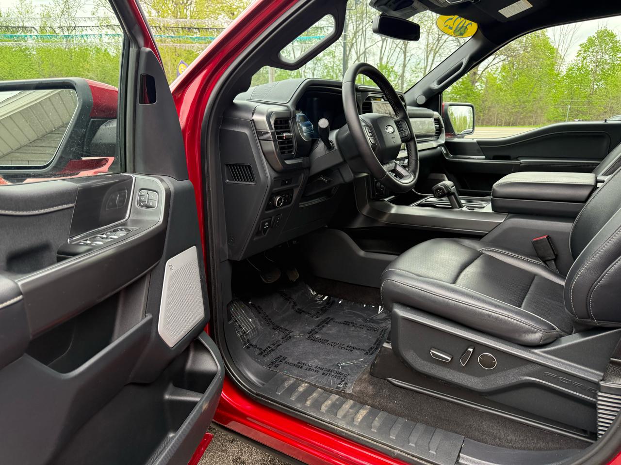 Ford F-150 Lariat SuperCrew 4WD 2025