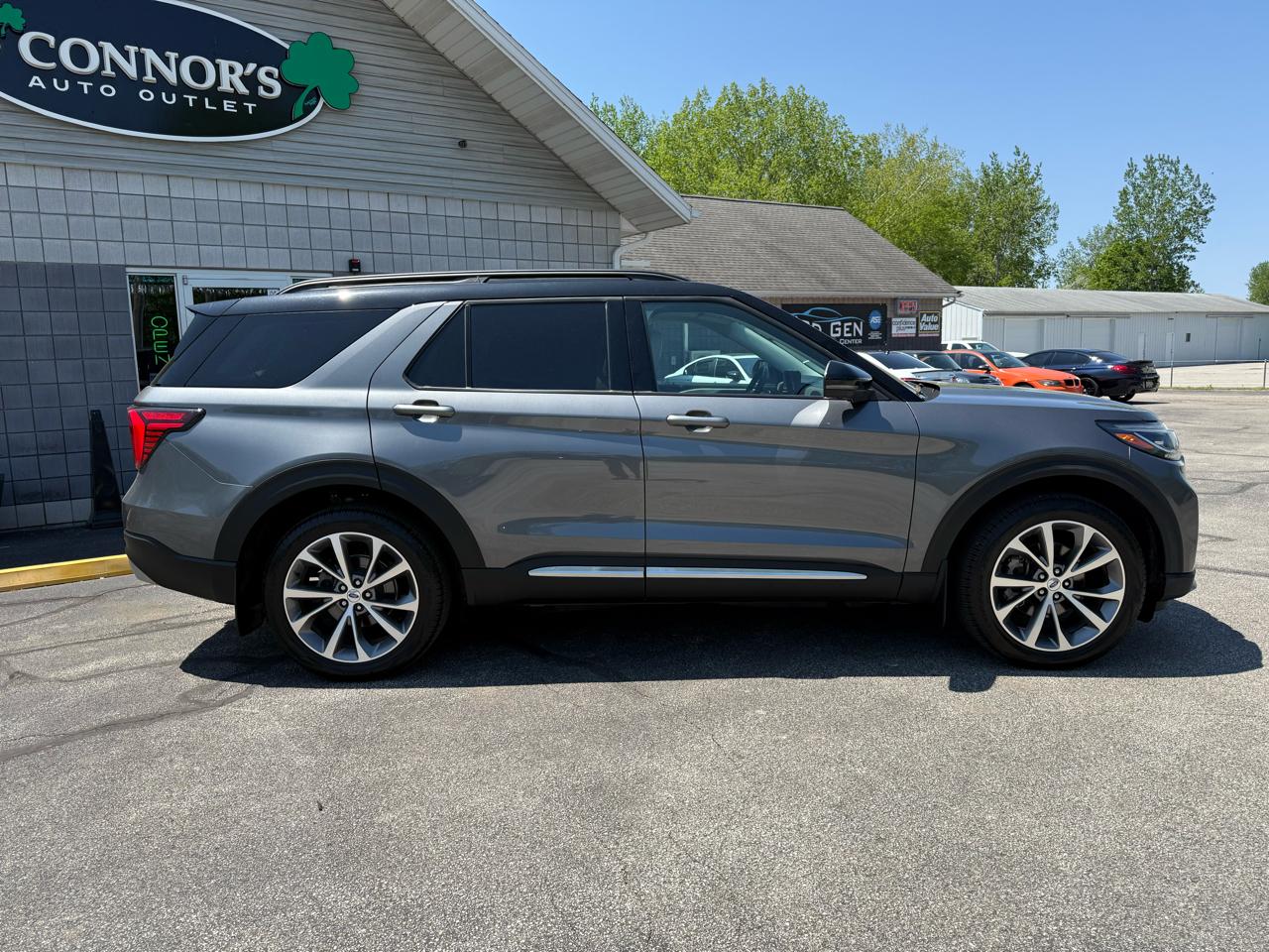 Ford Explorer Platinum AWD 2025