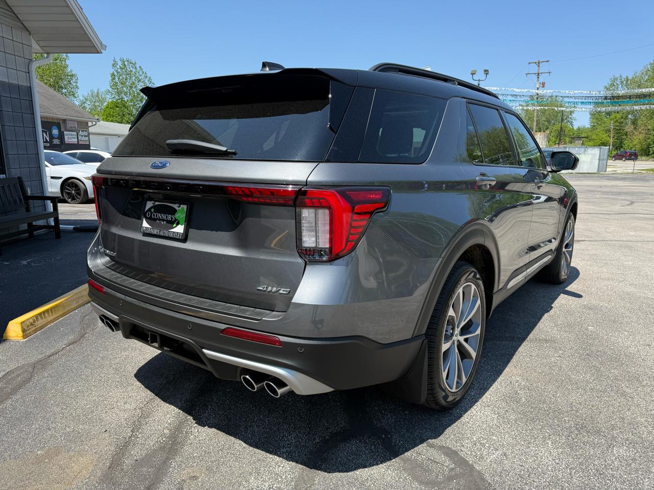 Ford Explorer Platinum AWD 2025