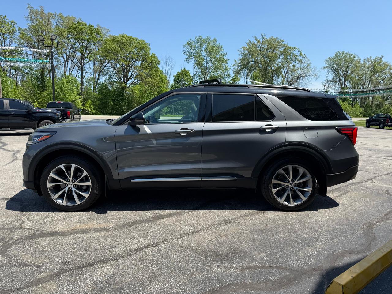 Ford Explorer Platinum AWD 2025