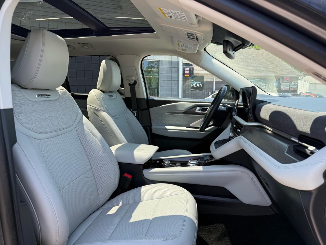 Ford Explorer Platinum AWD 2025