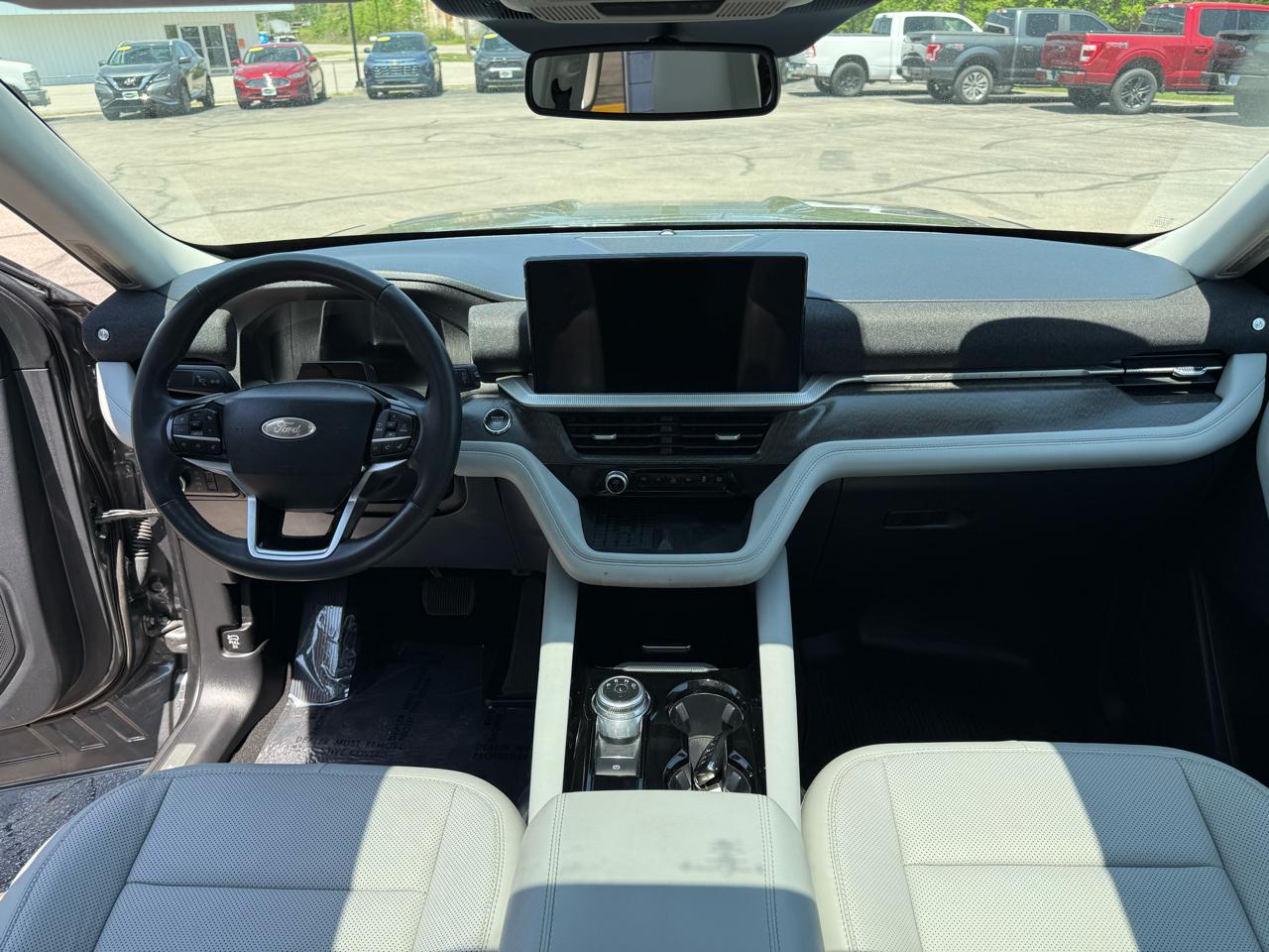 Ford Explorer Platinum AWD 2025