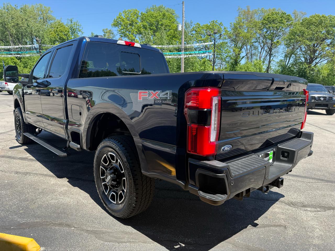 Ford F-250 SD Platinum Crew Cab 4WD 2025