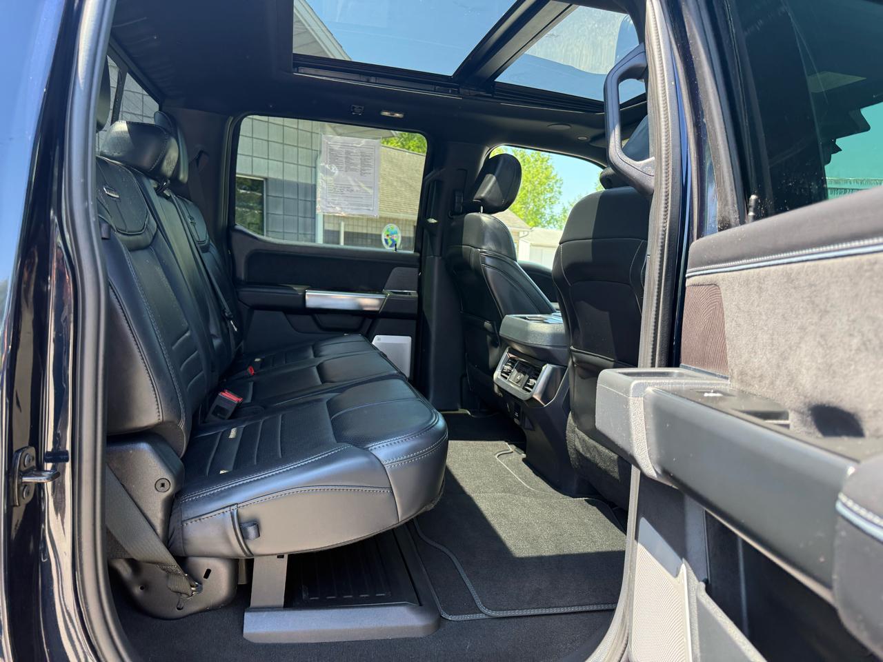 Ford F-250 SD Platinum Crew Cab 4WD 2025