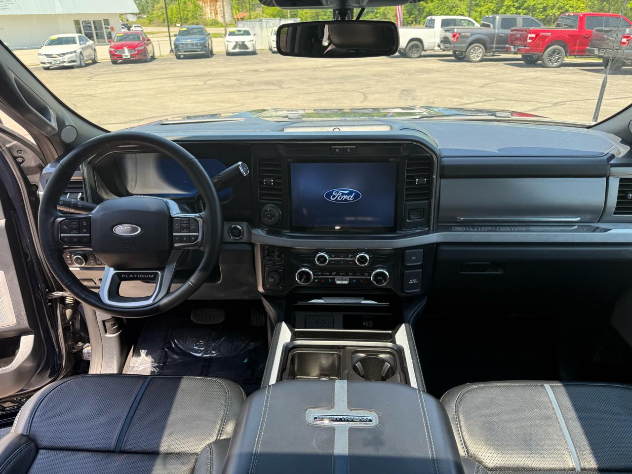 Ford F-250 SD Platinum Crew Cab 4WD 2025