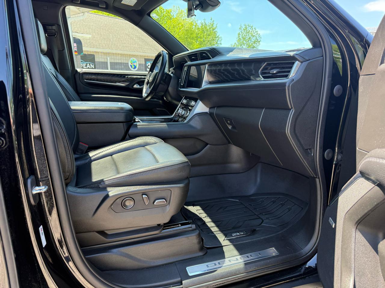 GMC Yukon XL 4WD 4dr Denali 2023