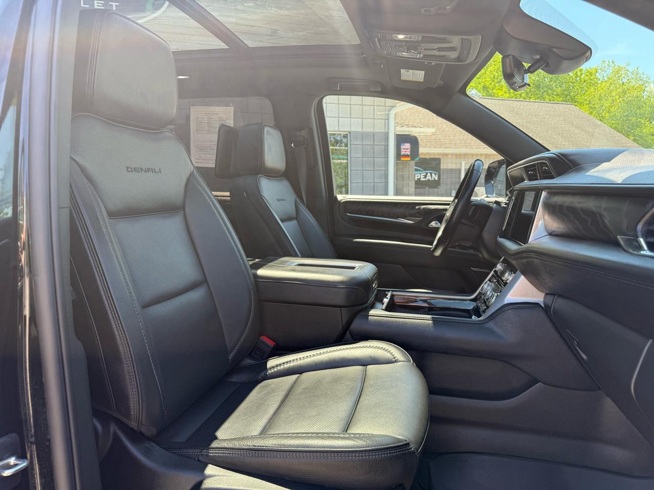 GMC Yukon XL 4WD 4dr Denali 2023