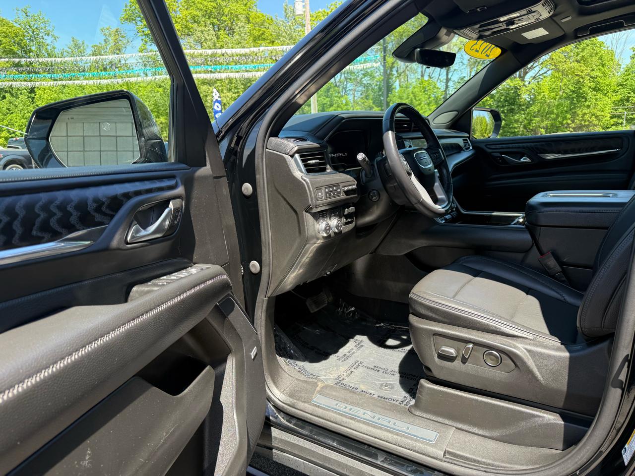 GMC Yukon XL 4WD 4dr Denali 2023