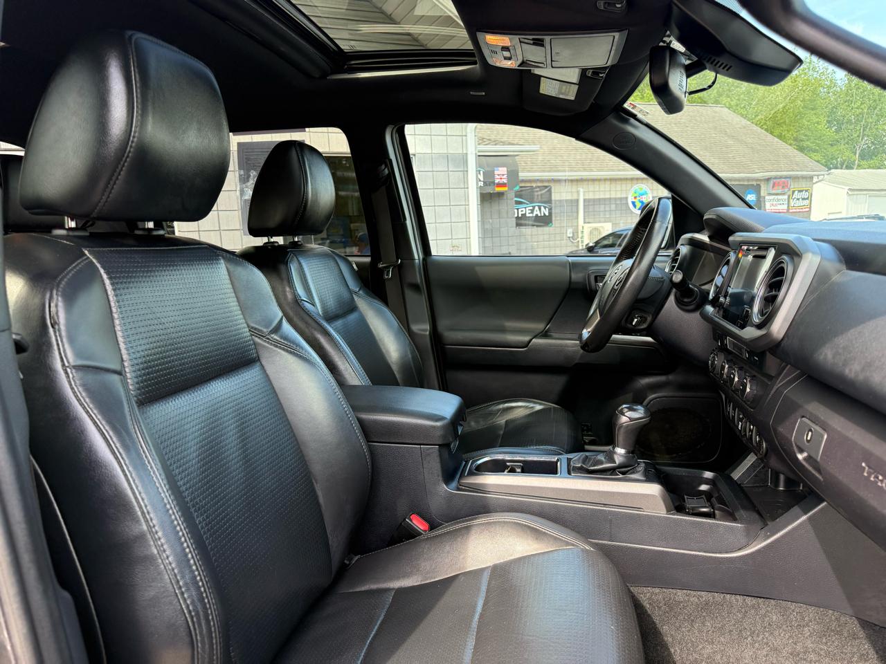 Toyota Tacoma 4WD SR5 Double Cab 6' Bed V6 AT (Natl) 2019