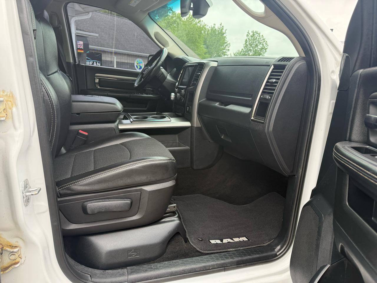 RAM 1500 Classic Crew Cab 4WD 2014