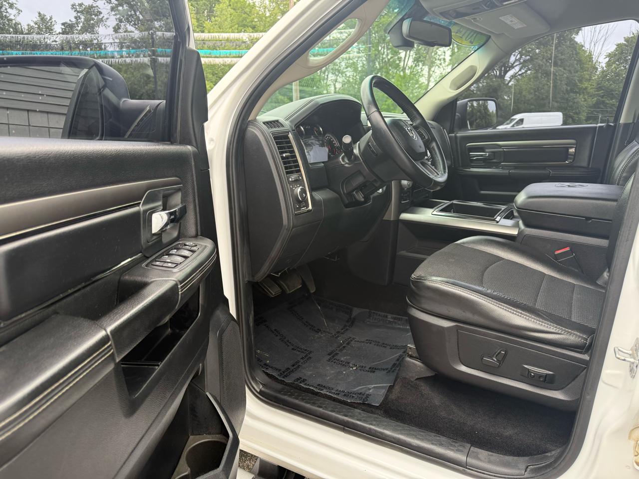 RAM 1500 Classic Crew Cab 4WD 2014