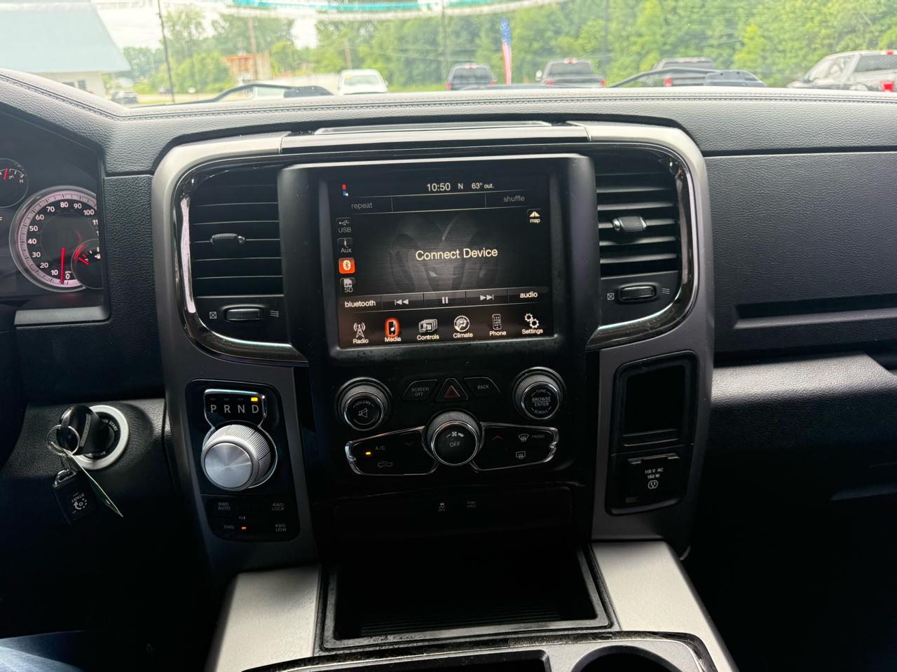 RAM 1500 Classic Crew Cab 4WD 2014