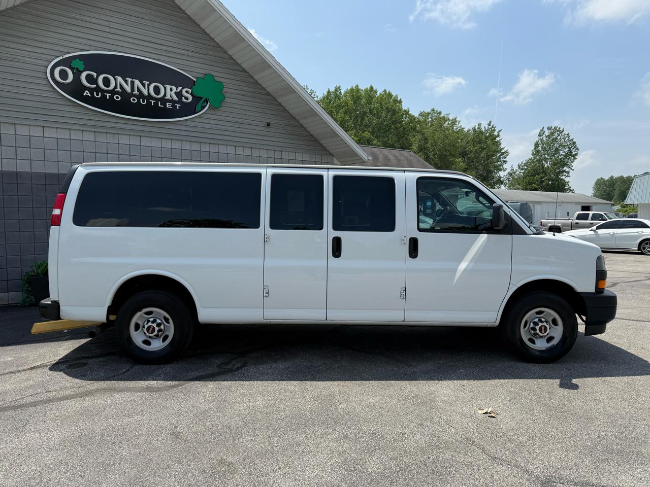 GMC Savana Passenger RWD 3500 155" LS 2018