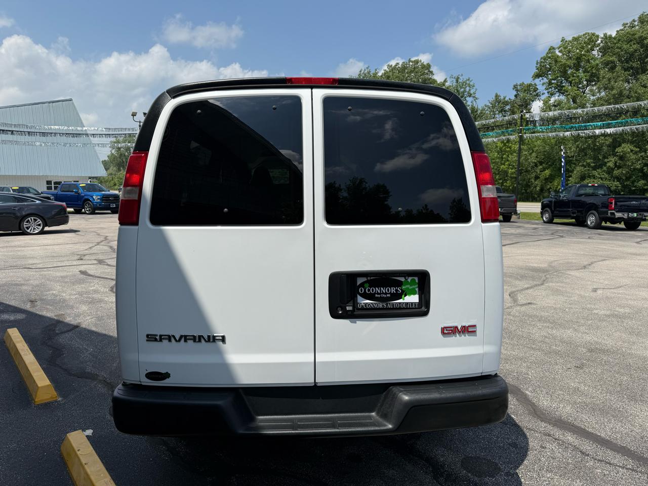 GMC Savana Passenger RWD 3500 155" LS 2018