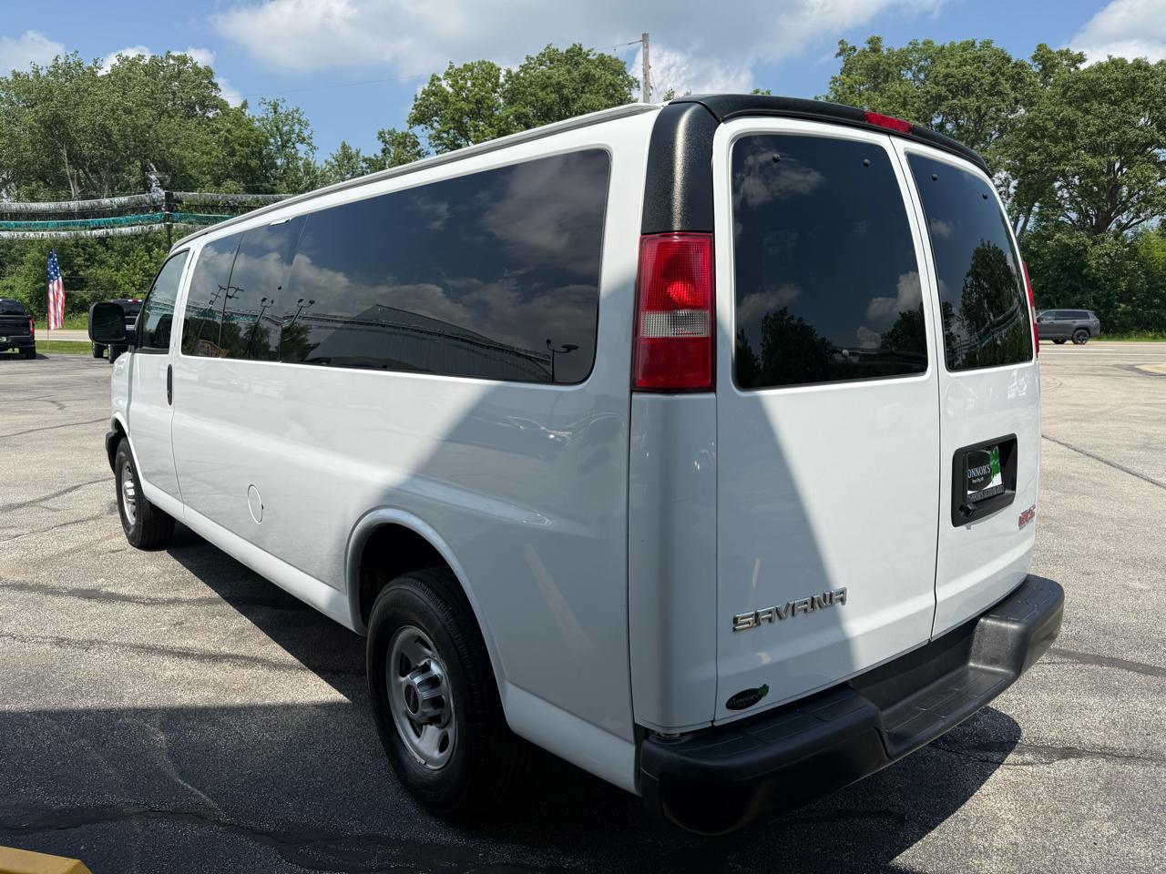 GMC Savana Passenger RWD 3500 155" LS 2018