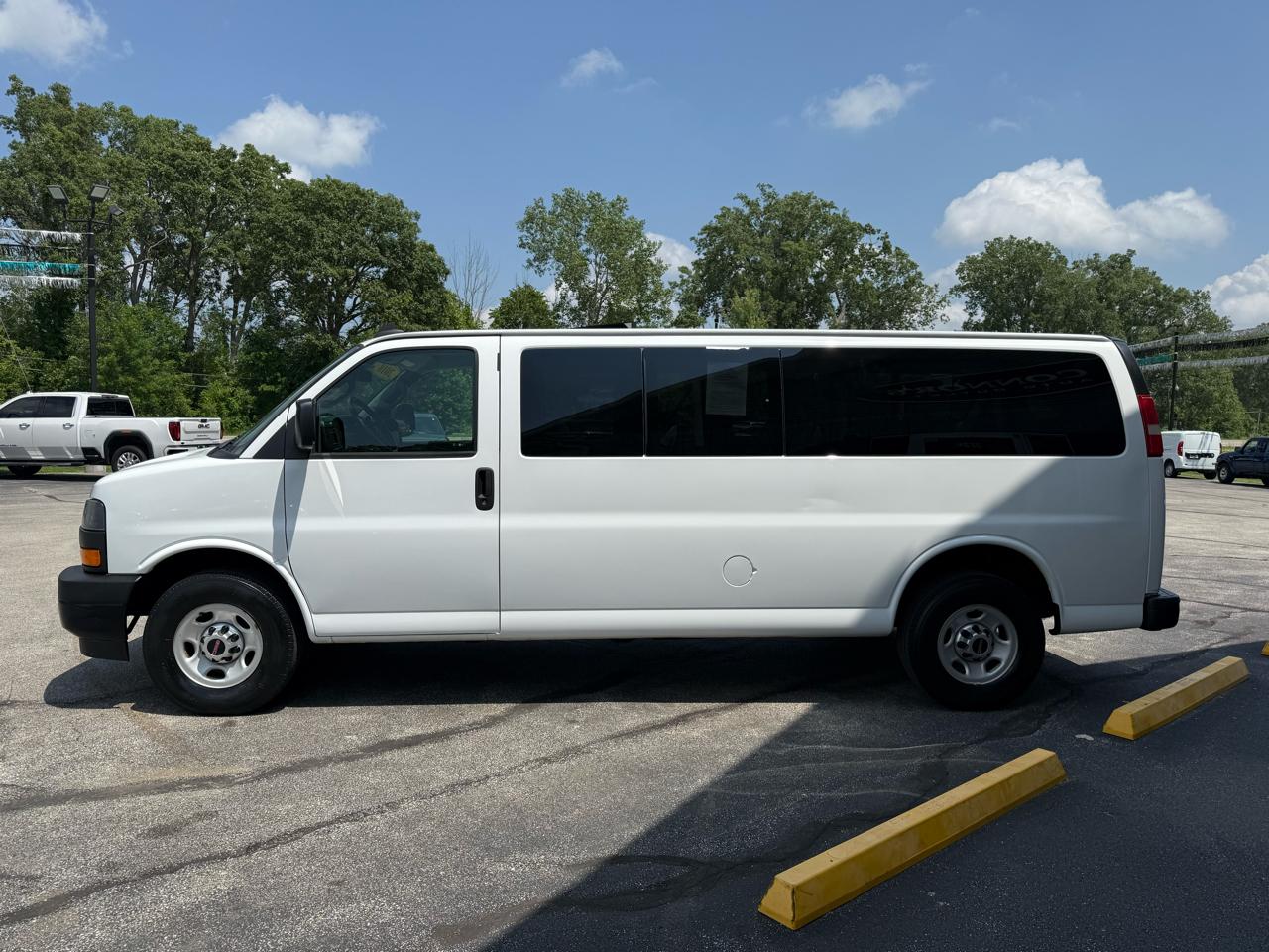 GMC Savana Passenger RWD 3500 155" LS 2018