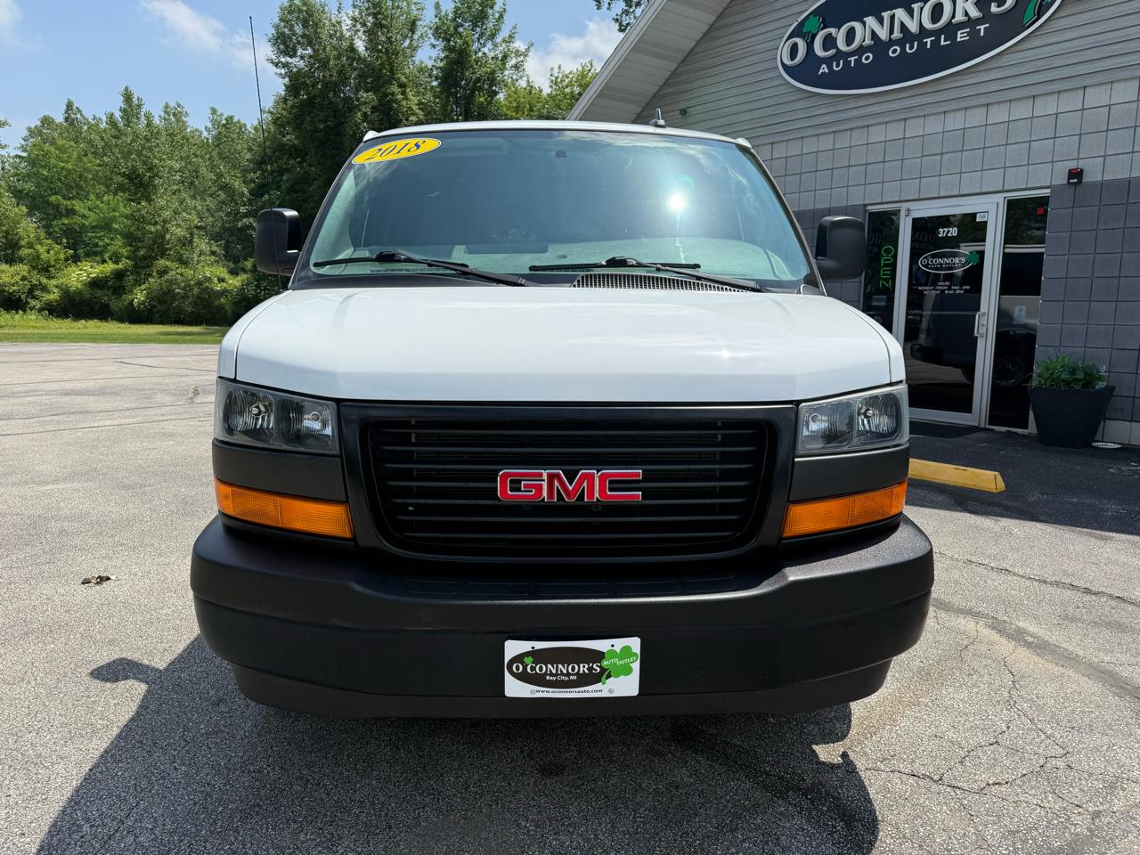 GMC Savana Passenger RWD 3500 155" LS 2018
