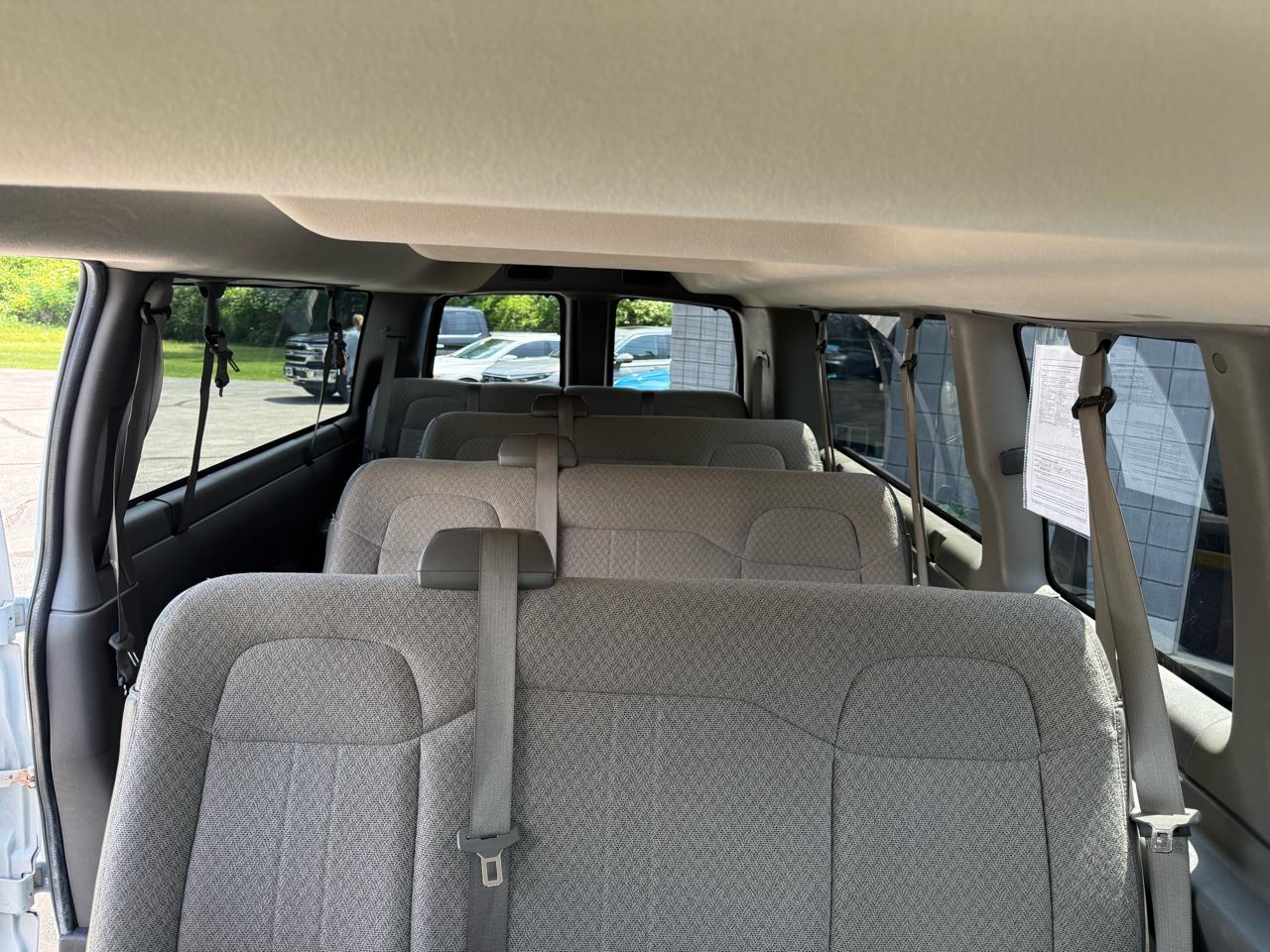 GMC Savana Passenger RWD 3500 155" LS 2018