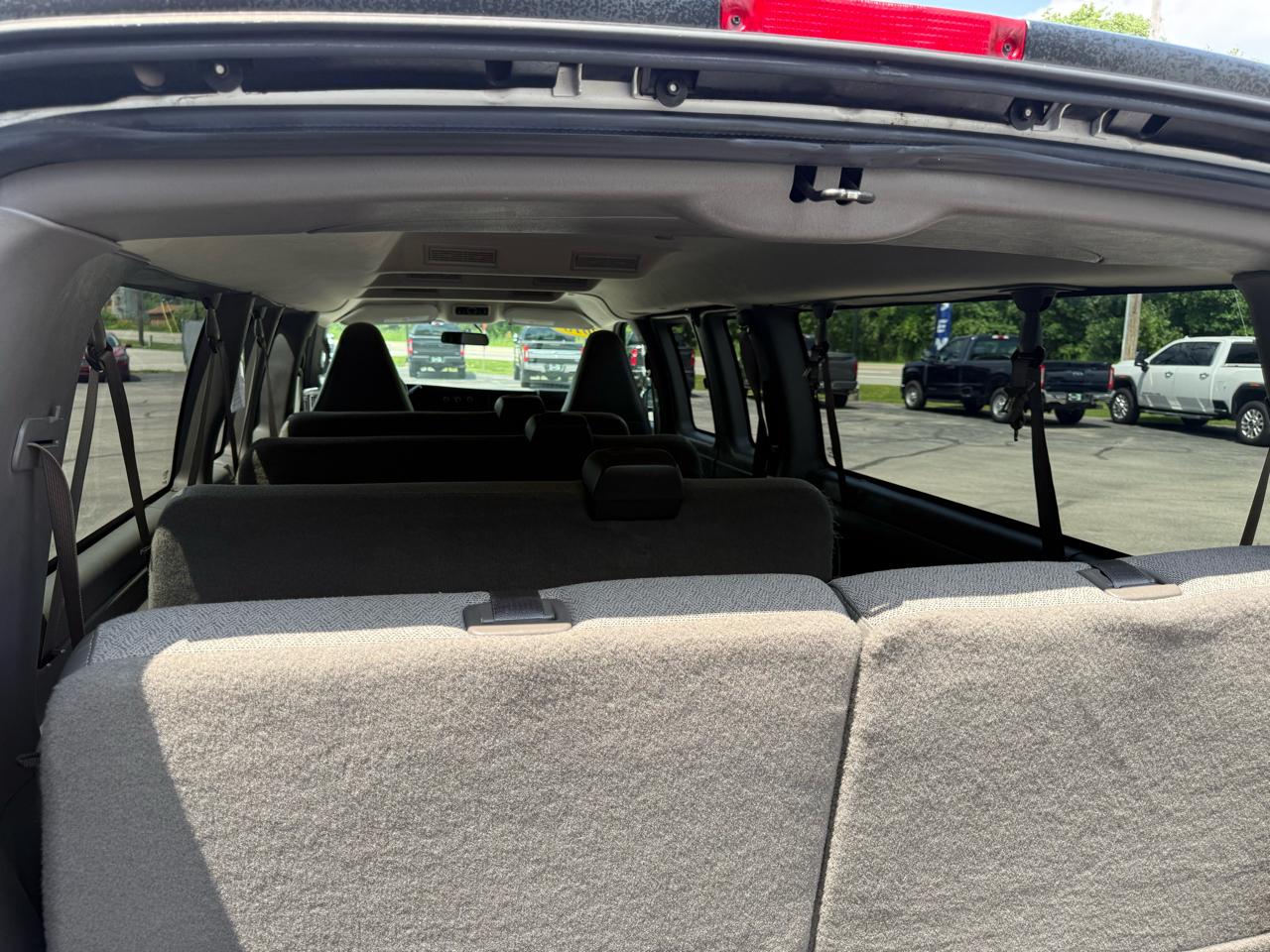 GMC Savana Passenger RWD 3500 155" LS 2018
