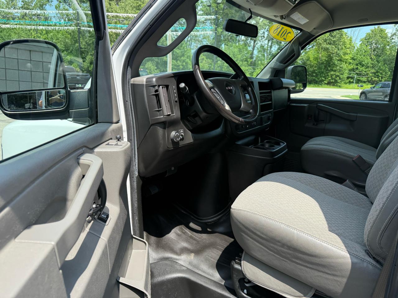 GMC Savana Passenger RWD 3500 155" LS 2018