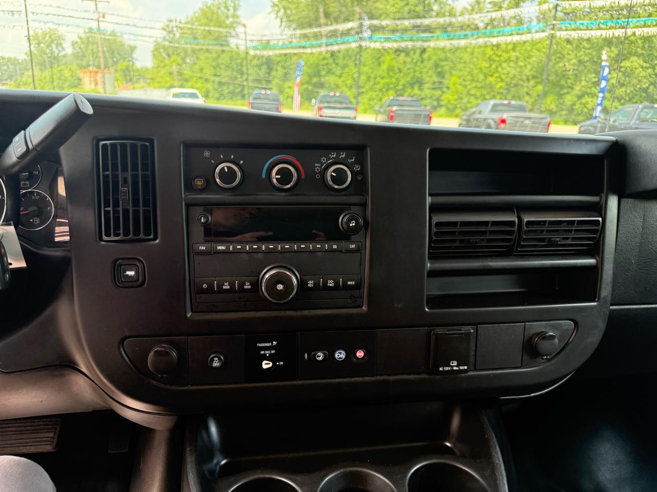 GMC Savana Passenger RWD 3500 155" LS 2018