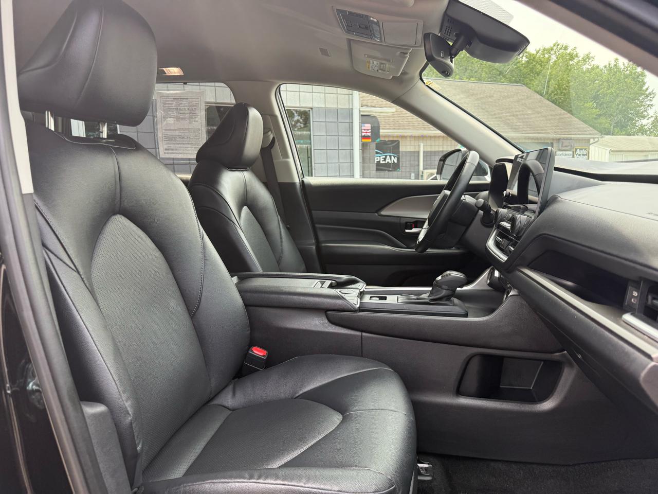 Toyota Grand Highlander XLE AWD (Natl) 2025