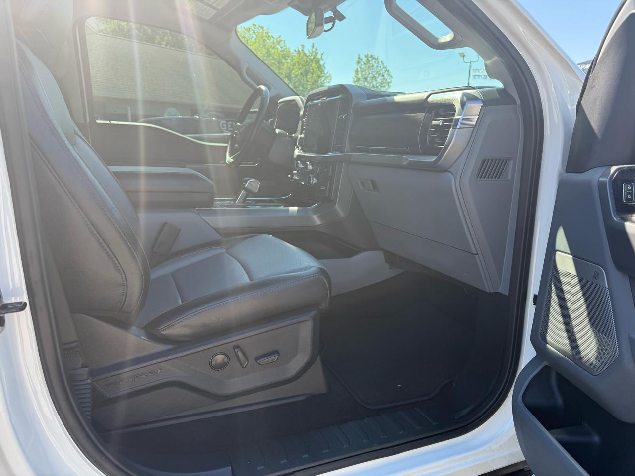 Ford F-150 Lariat 4WD SuperCrew 5.5' Box 2025
