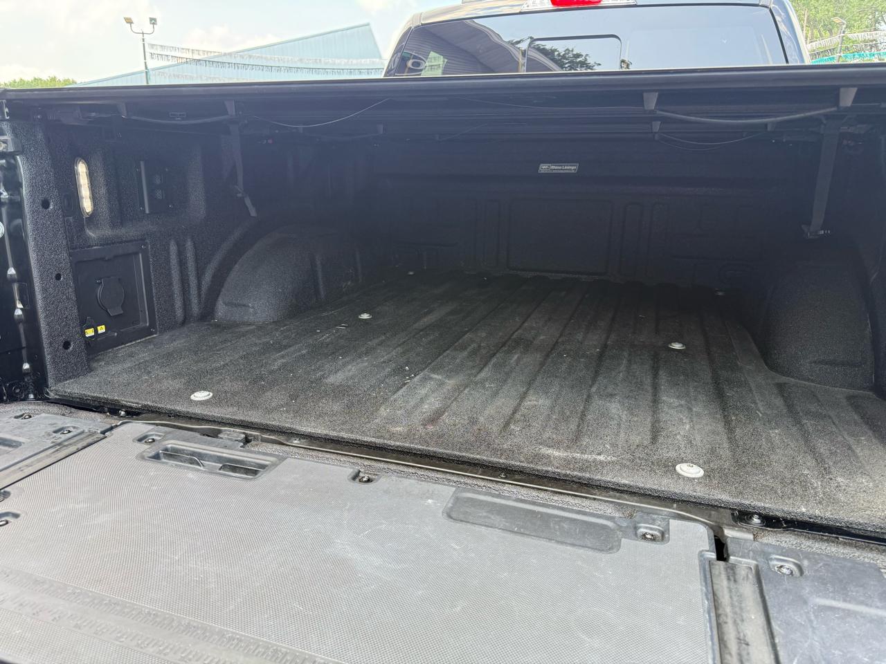 Ford F-150 Lariat 4WD SuperCrew 5.5' Box 2025