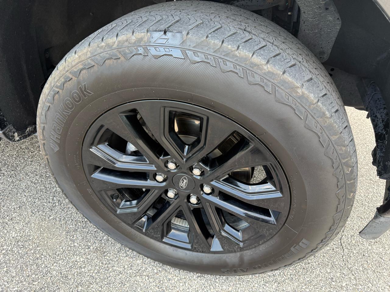 Ford F-150 Lariat 4WD SuperCrew 5.5' Box 2025