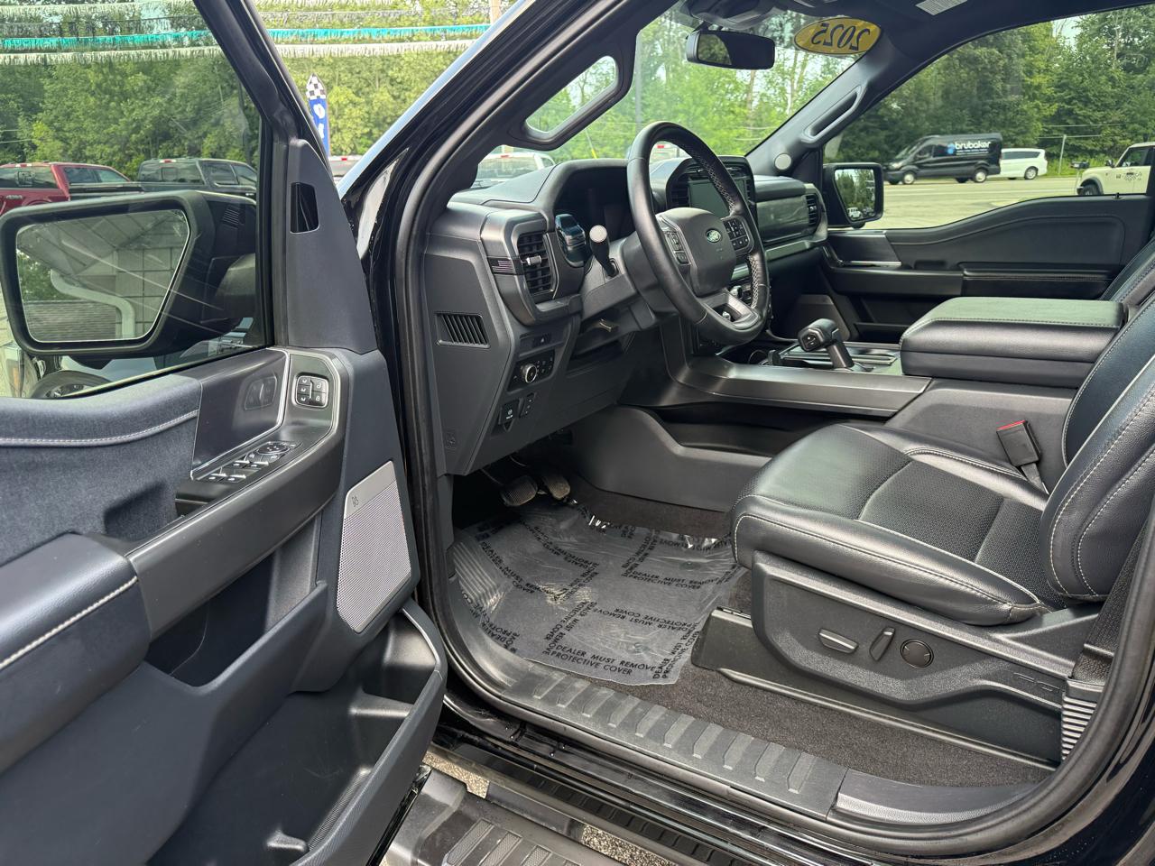 Ford F-150 Lariat 4WD SuperCrew 5.5' Box 2025
