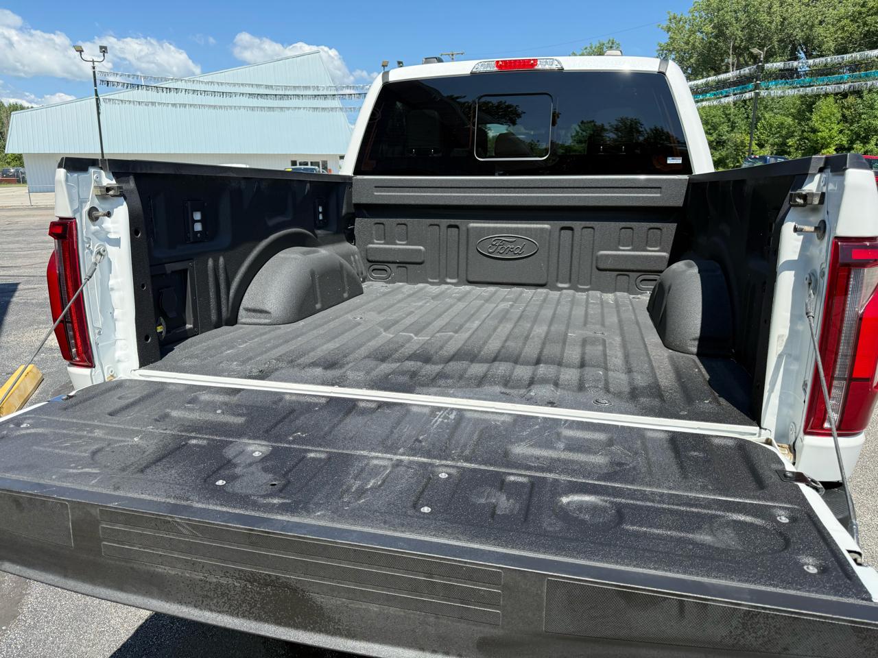 Ford F-150 Lariat 4WD SuperCrew 5.5' Box 2025