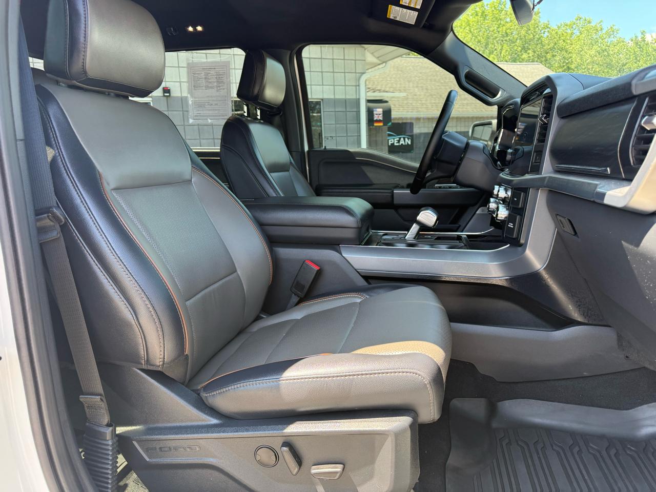 Ford F-150 Lariat 4WD SuperCrew 5.5' Box 2025