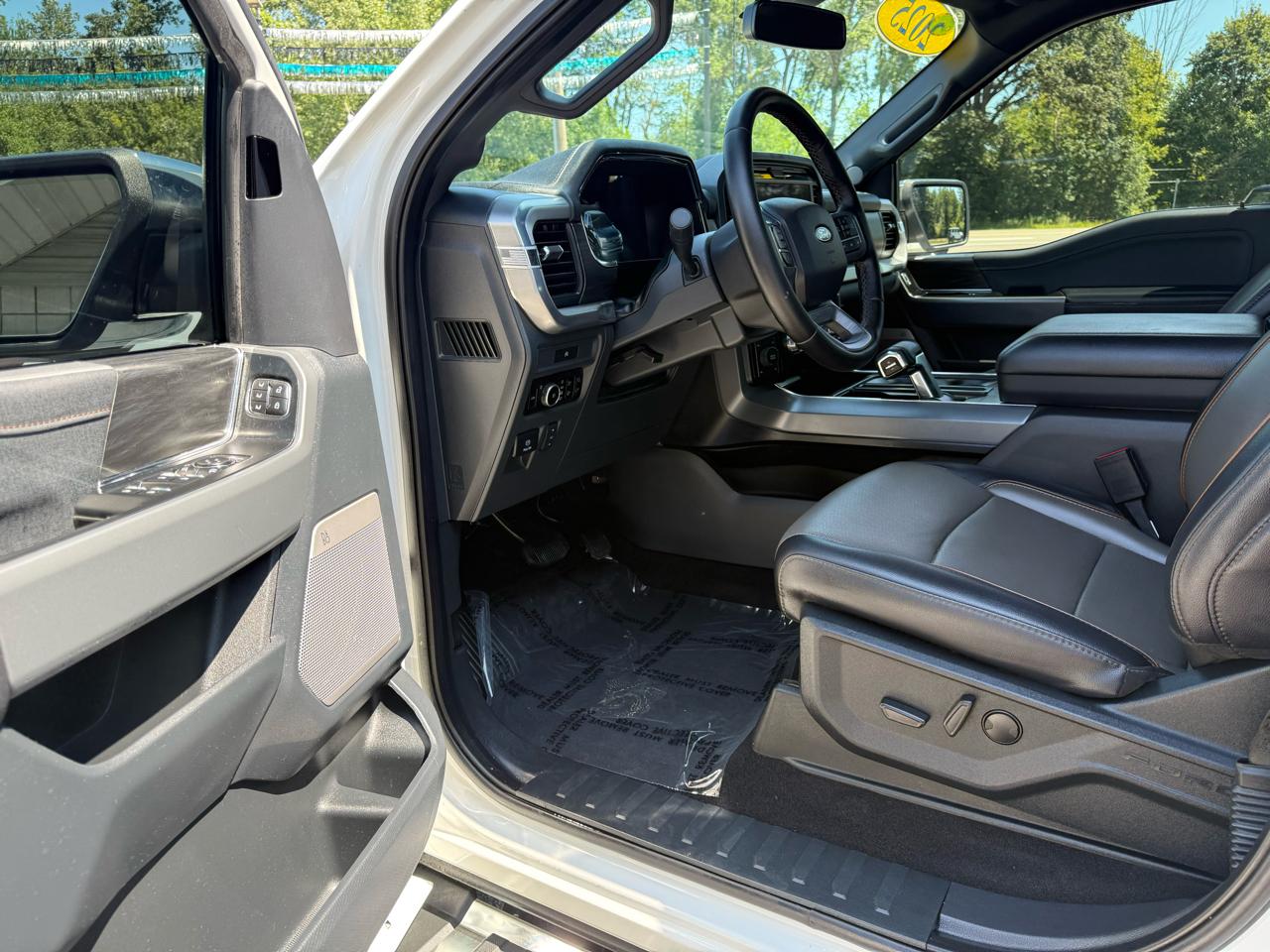 Ford F-150 Lariat 4WD SuperCrew 5.5' Box 2025
