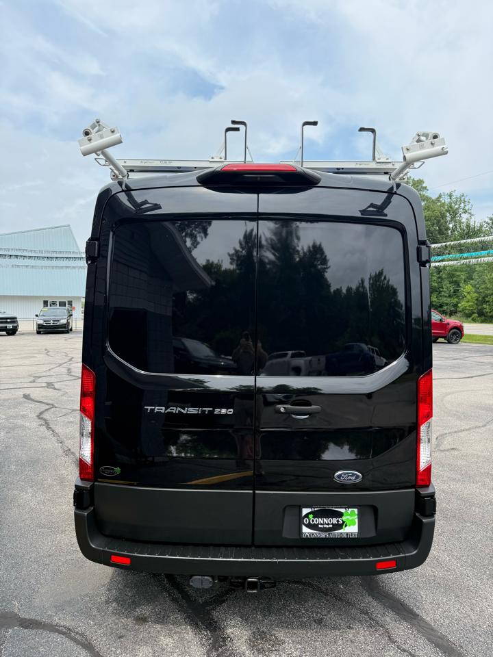 Ford Transit Cargo Van T-250 130" Med Rf 9070 GVWR RWD 2021
