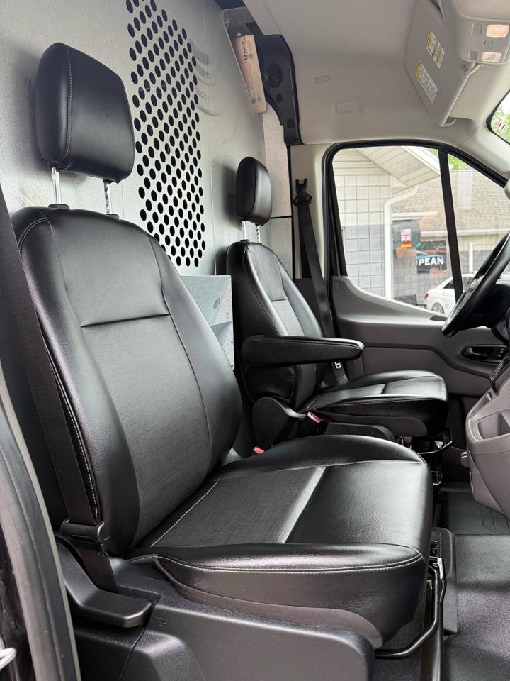 Ford Transit Cargo Van T-250 130" Med Rf 9070 GVWR RWD 2021