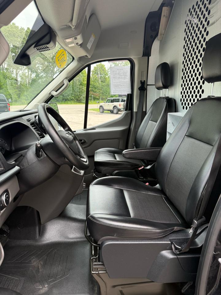 Ford Transit Cargo Van T-250 130" Med Rf 9070 GVWR RWD 2021
